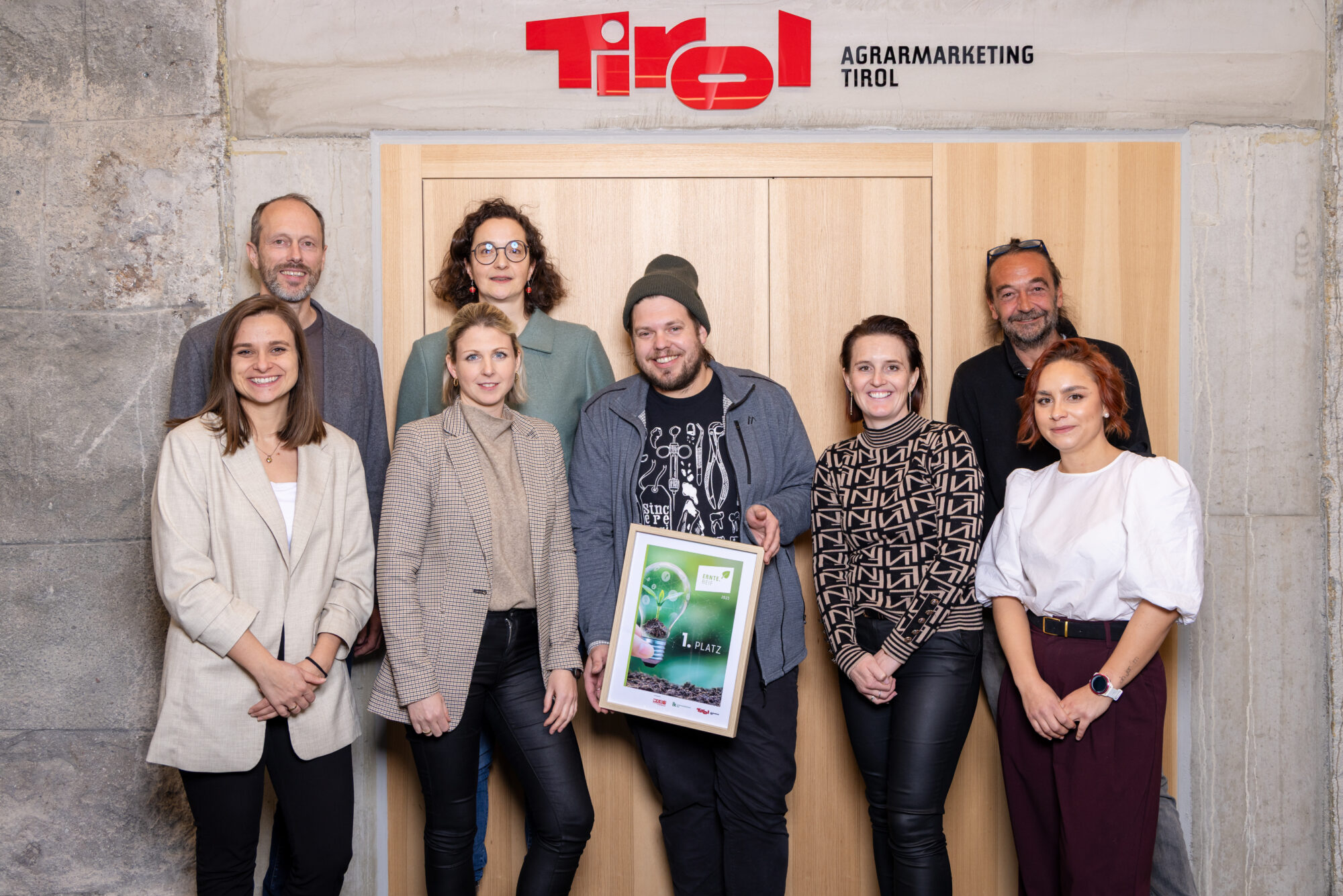 Diskutierten in F&uuml;gen zum Thema &bdquo;Bewegung ist mehr als Sport&ldquo; (v.l.): Skisprung-Legende Toni Innauer, Thomas Rohregger (ehemaliger Rennradprofi, Sportnetzwerk Tirol), Sportwissenschaftlerin Elisabeth Happ (Universit&auml;t Innsbruck), Anna-Maria Kogler (Sportnetzwerk Tirol), Christoph Ebenbichler (Skicrosser, Trainer und Sportwissenschaftler), Stefan Steinacher (Sportmoderator) und Bergl&auml;ufer Markus Kr&ouml;ll. &copy; LRTH